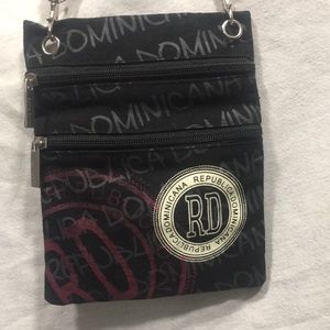 Cute & functionality in this little crossbody